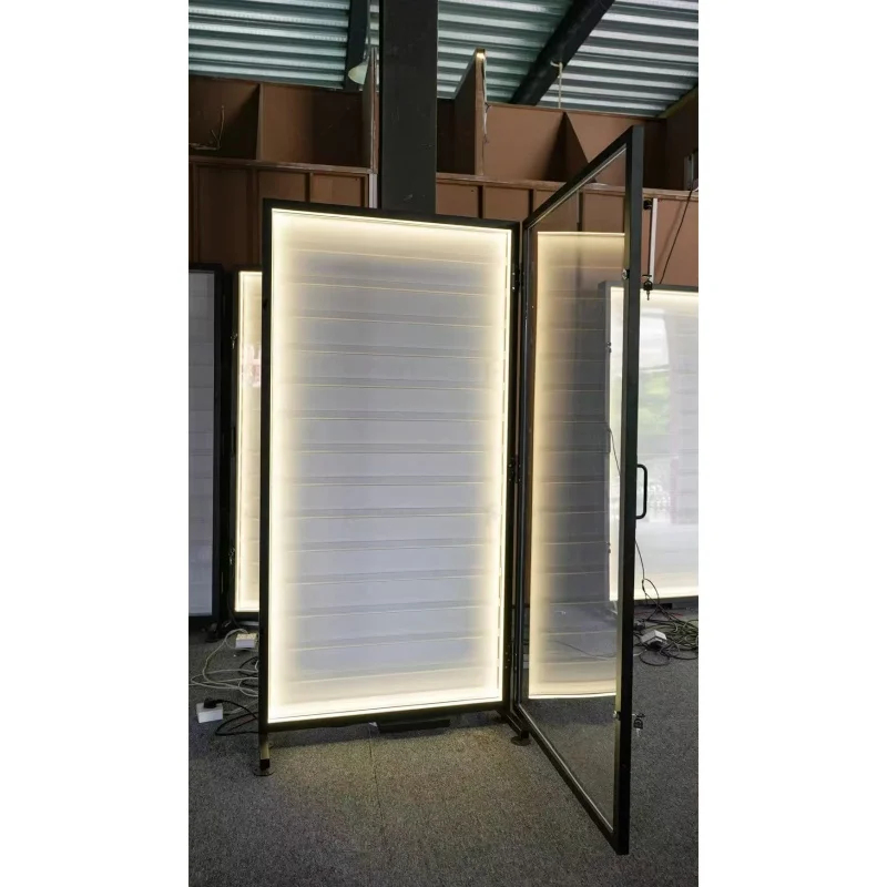 Maßgefertigte Metall-Wandvitri – Graded Card Display Bewertung und Preis